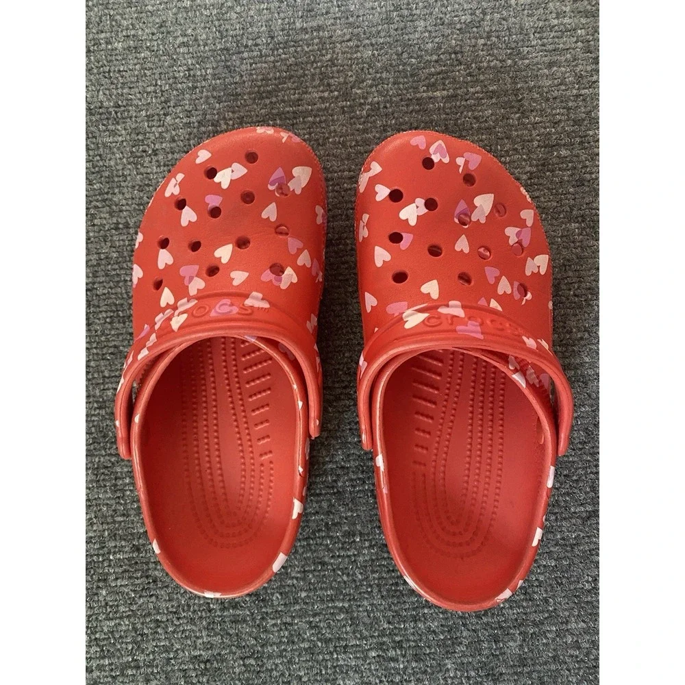 Crocs Classic Valentine's Day Red Heart Slip-on Clogs Big Kids Girls Size J3